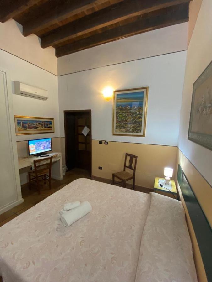 B&B Julia'S Friends Sassari Exterior photo