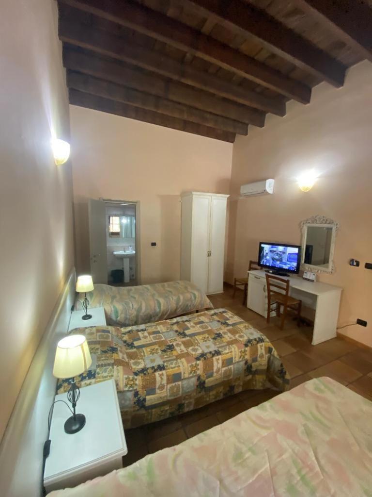 B&B Julia'S Friends Sassari Exterior photo
